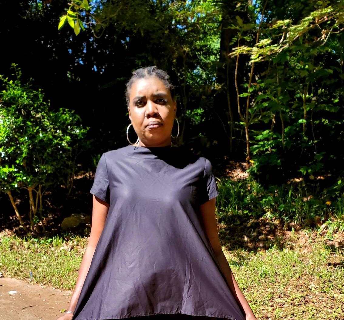 Adorable Italian Tunic Top Blouse plitted on back/100% cotton.