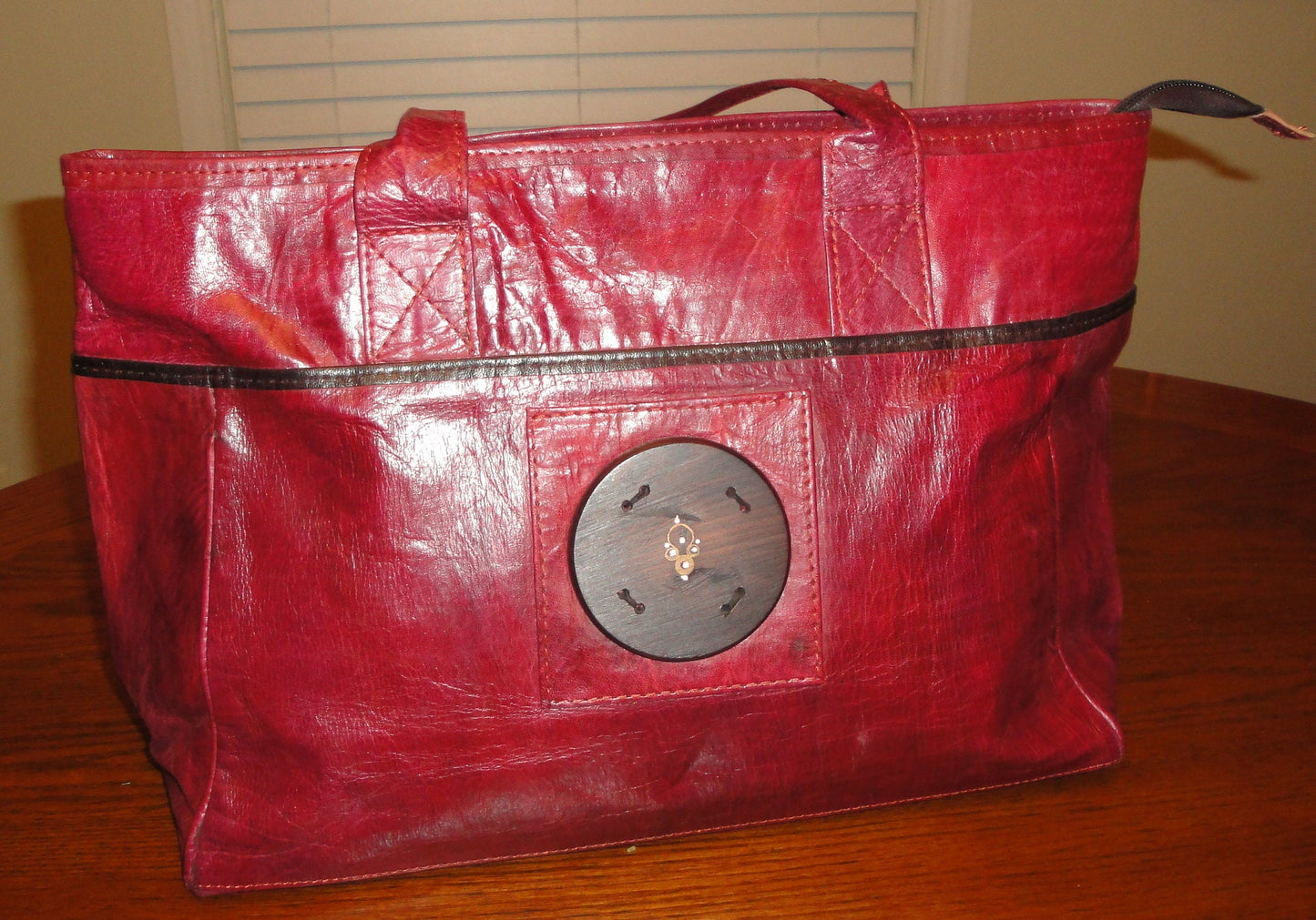 Leather Purse with Ebony Emblem