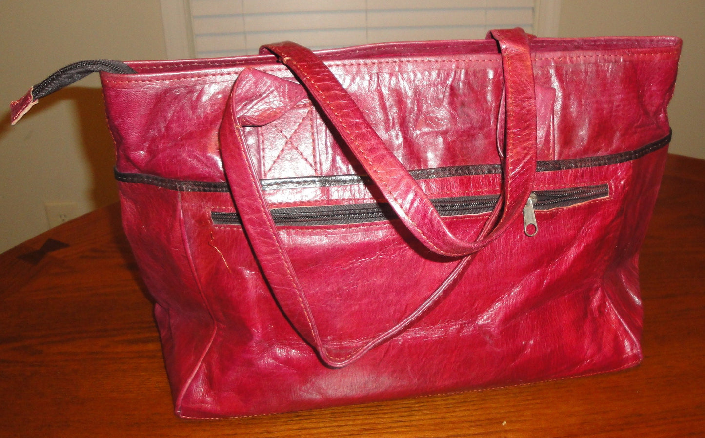 Leather Purse with Ebony Emblem