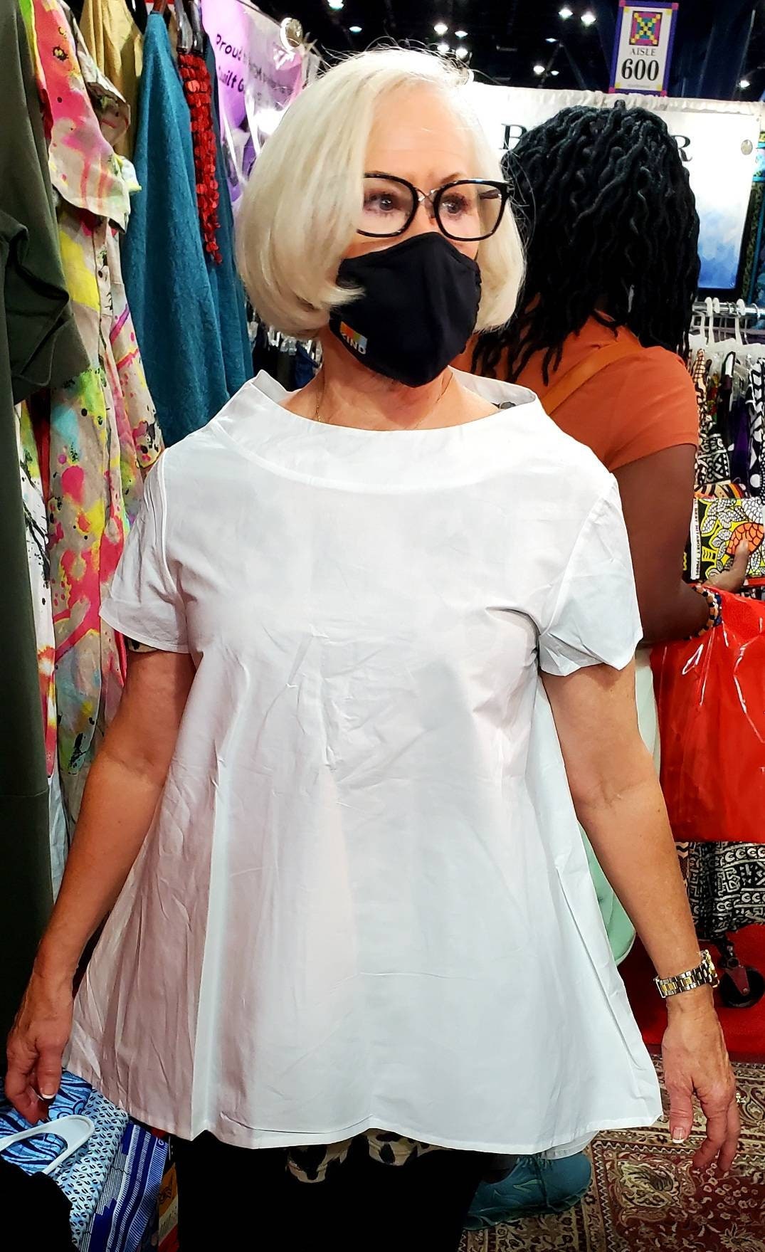 Adorable Italian Tunic Top Blouse plitted on back/100% cotton.