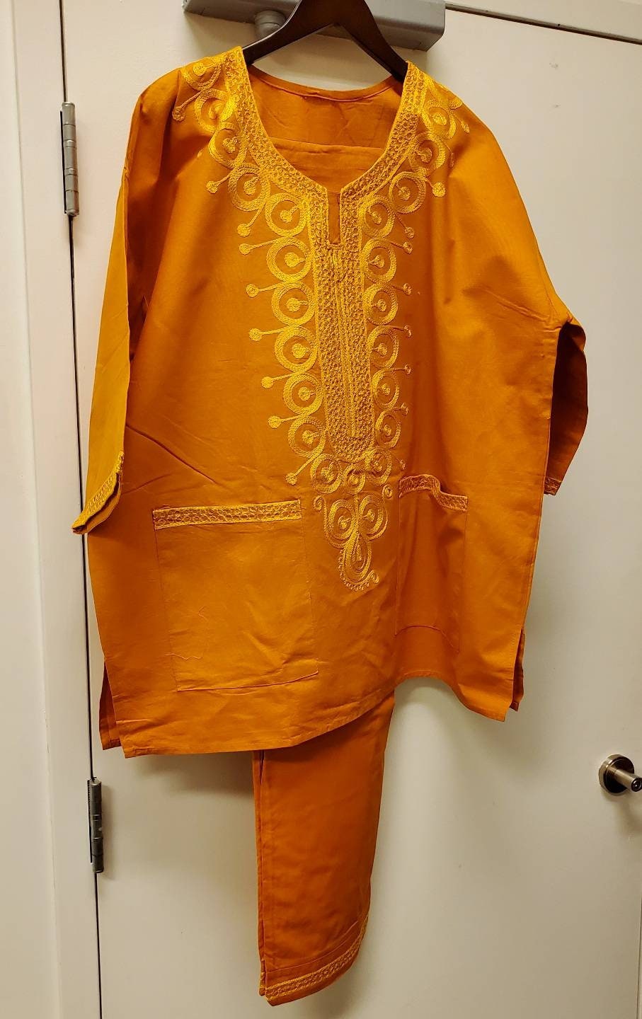 Gold Embroidery African Men Clothing with Kuffi Hat/Big & Tall Men, Fits 2/3XL, Chest 54".