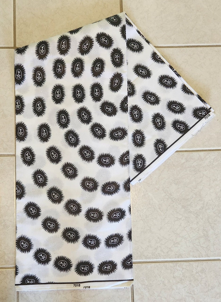 Black and White African Print Fabric/ 100% Cotton Ankara/sold by 6 Yards.