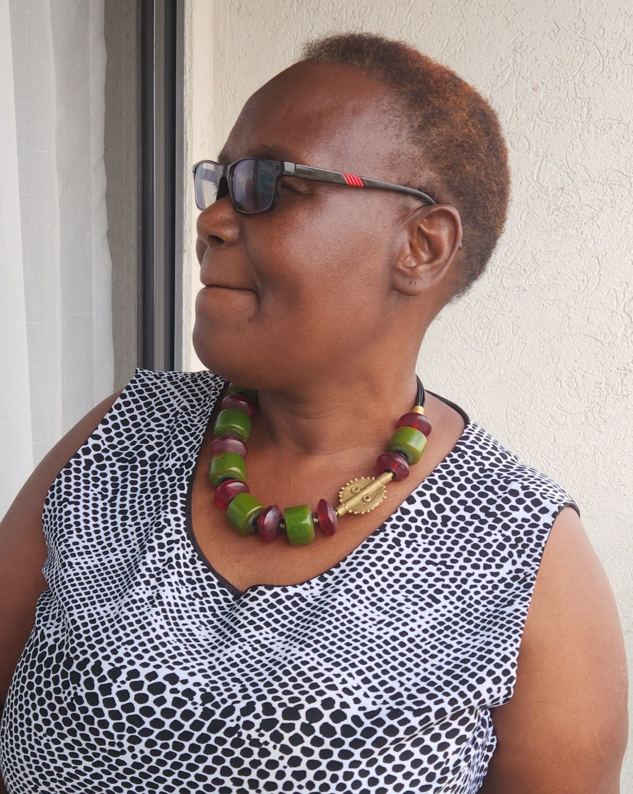 Chunky Men/Women Beaded Bone Chocker Necklace.