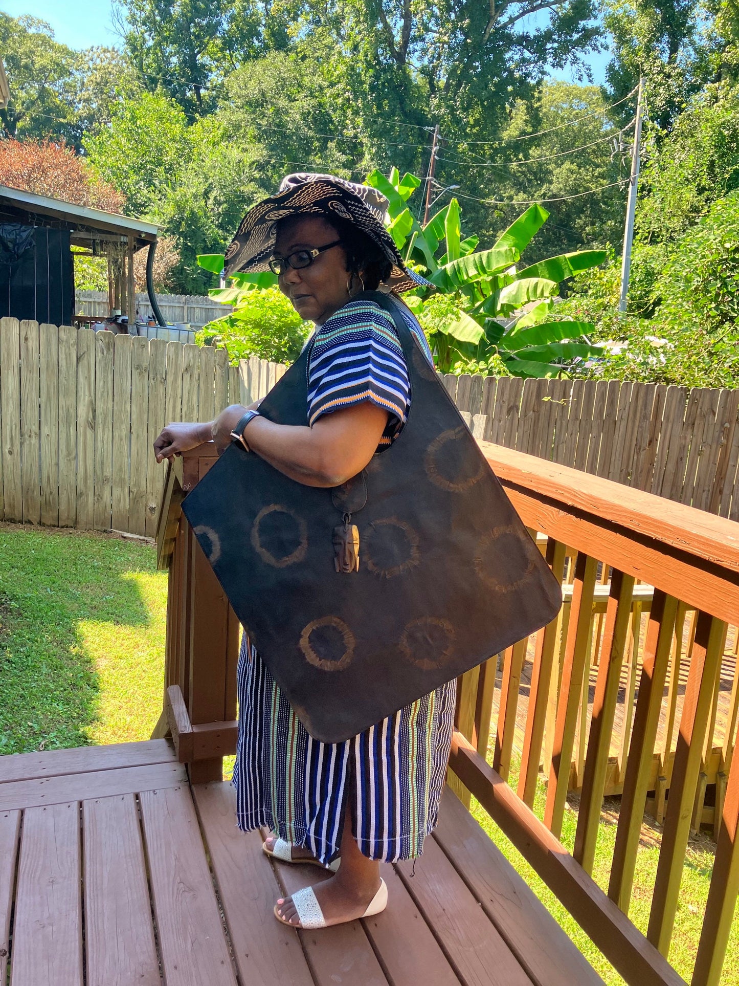 Exquisite XL Plate Leather Bag/handmade in Mali. 21x26x19 inches. Beautiful and rare Hand Dyed Leather Giant Portfolio shoulder bag.