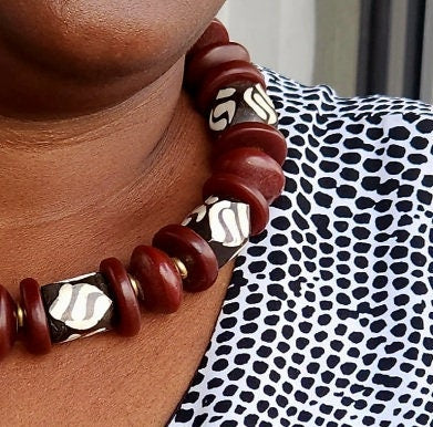 Chunky Men/Women Beaded Bone Chocker Necklace.