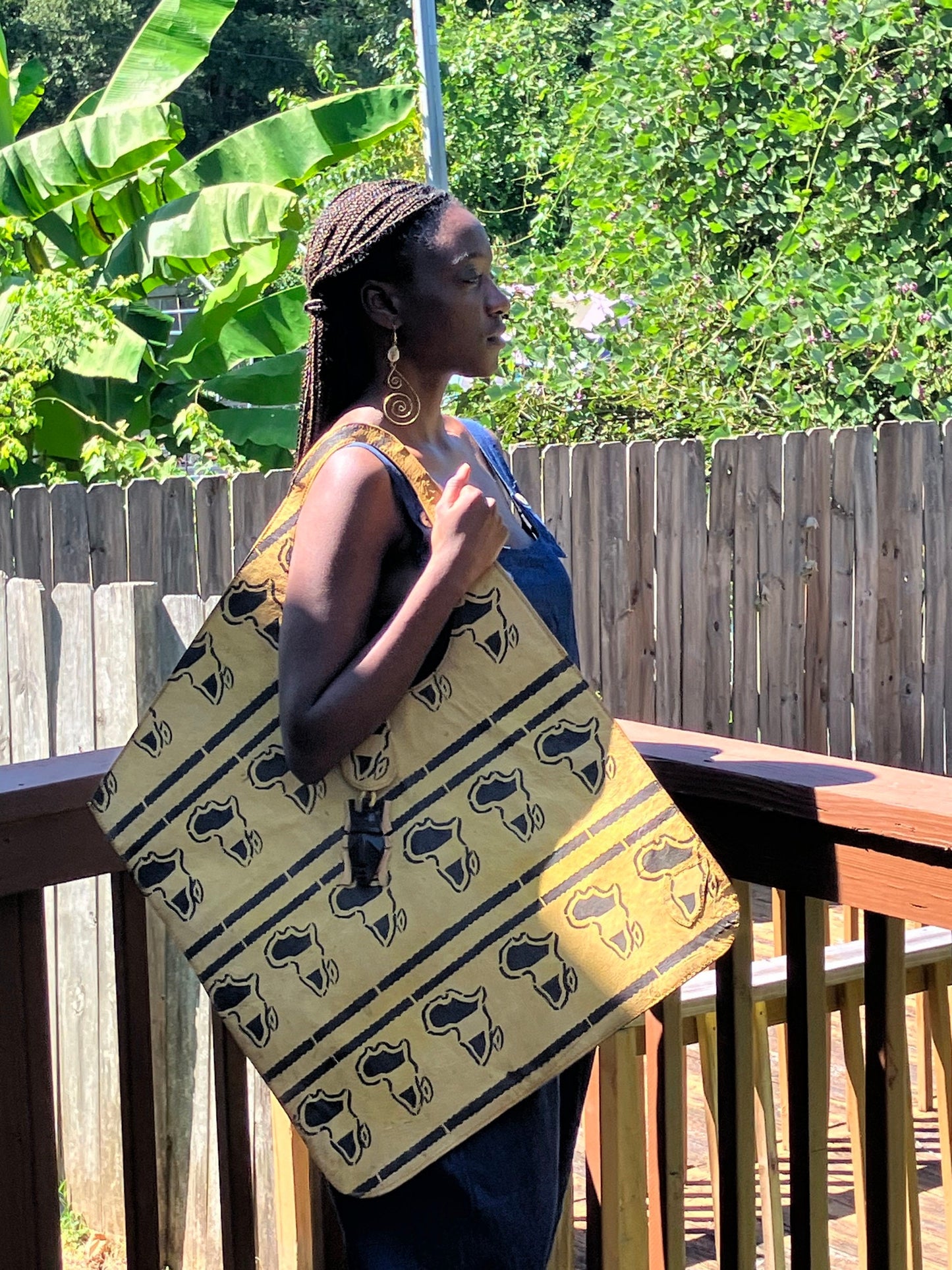 Exquisite XL Plate Leather Bag/handmade in Mali. 21x26x19 inches. Beautiful and rare Hand Dyed Leather Giant Portfolio shoulder bag.