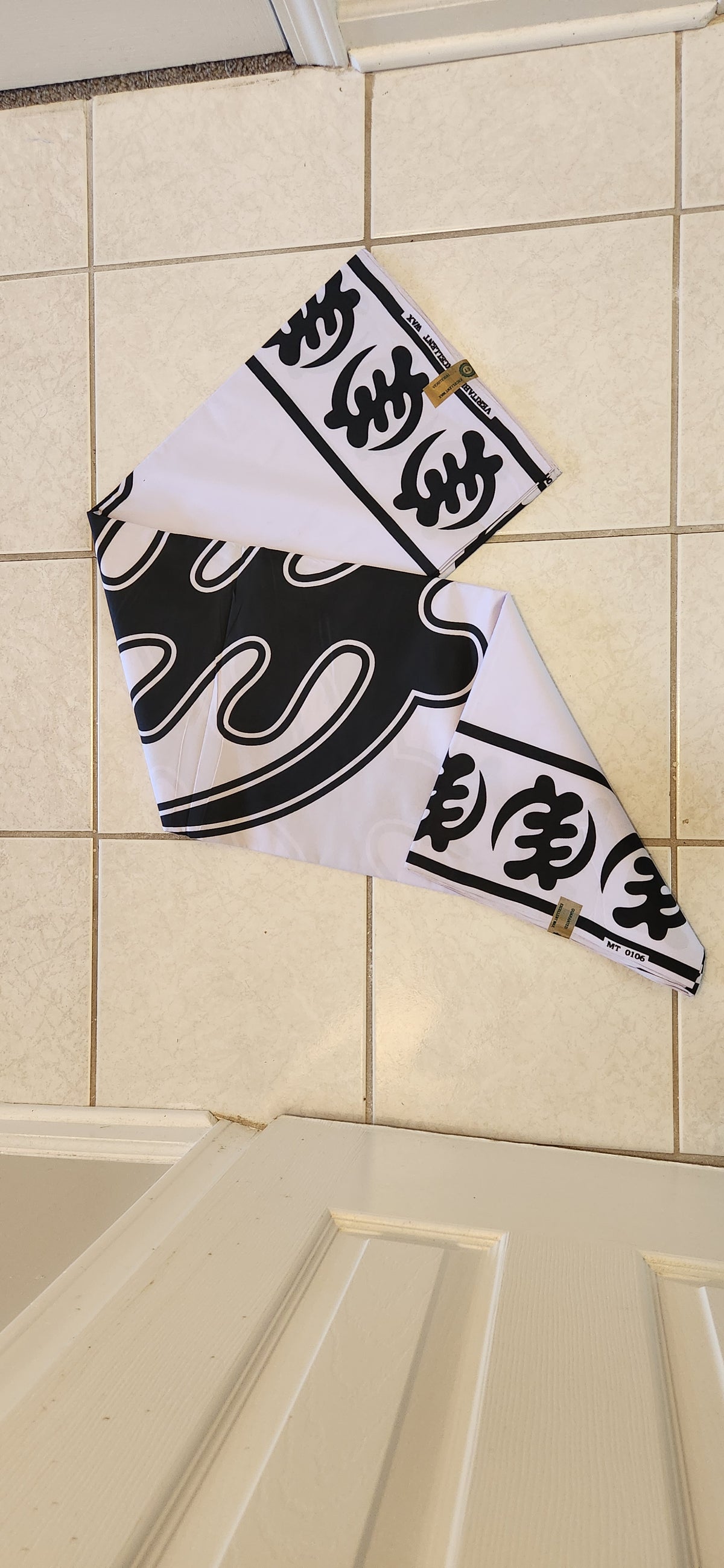 Black and white Gyenyame Fabric
